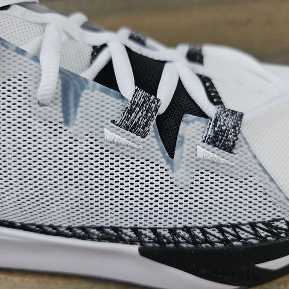 Kyrie Flytrap VI White Black Men's Basketball Shoes Sneakers  NEW - Picture 11 of 11